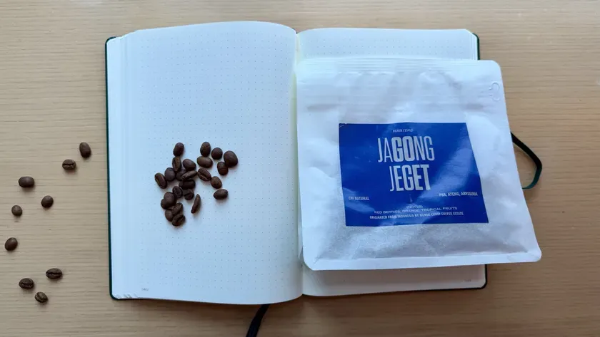 Jagong Jeget by Two Hands Full, a coffee bag photographed for the Cup of Record archive